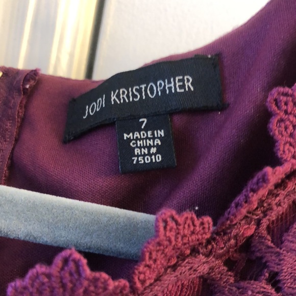 Beautiful lace dress. NWT never worn. Pretty plum color - Picture 3 of 4
